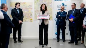 Díaz Ayuso garantiza un nuevo reglamento del taxi “sin presiones” de ningún lobby y que dé “más libertad, seguridad y prosperidad” a sus profesionales La presidenta durante su intervención