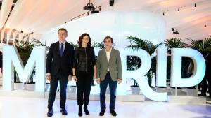 Díaz Ayuso asegura que Madrid es la región de la que más se habla fuera de nuestras fronteras: “Quizá el sitio más completo del mundo” La presidenta Ayuso junto a Feijoó y el alcalde Almeida