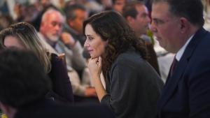 La presidenta escuchando las intervenciones de otros