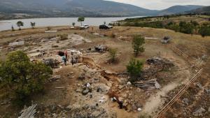 Investigadores en el santuario de Pinilla del Valle 