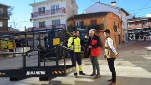 La Comunidad de Madrid entrega al Ayuntamiento de Lozoyuela un vehículo multiusos con cargo al Programa de Inversión Regional 2022/2026 Carlos Izquierdo en un momento de sus visita a Lozoyuela junto al vehículo multiusos