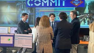 El consejero recorriendo las instalaciones