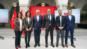 La Comunidad de Madrid crea IDentifica, la nueva herramienta digital que permite a los ciudadanos realizar sus trámites con la Administración de forma sencilla López e Izquierdo junto a otros representantes