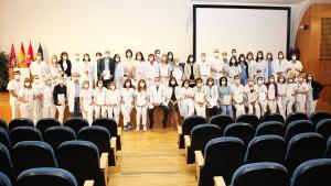 Profesionales del Hospital Clínico en el acto de entrega de la redesignación como centro comprometido con la excelencia en cuidados