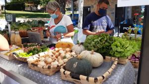 Venta de verduras en la Despensa de Madrid
