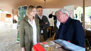 La Comunidad de Madrid participa en la primera edición del Festival de Campo para promocionar los alimentos de proximidad La consejera durante el acto