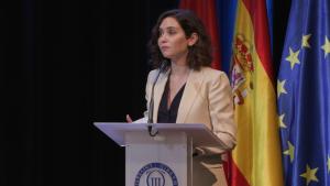 Díaz Ayuso reivindica una EvAU igual para toda España mientras garantiza seguir con una política “de puertas abiertas” de la Universidad La presidenta durante su intervención