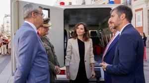 Díaz Ayuso presenta una ambulancia blindada que partirá del ‘kilómetro cero’ de Madrid para ayudar a la población de Ucrania en la zona de guerra La presidenta durante la entrega de la ambulancia