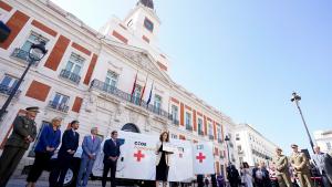 Díaz Ayuso presenta una ambulancia blindada que partirá del ‘kilómetro cero’ de Madrid para ayudar a la población de Ucrania en la zona de guerra La presidenta durante la entrega de la ambulancia