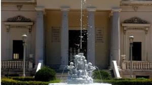 fuente y palacio