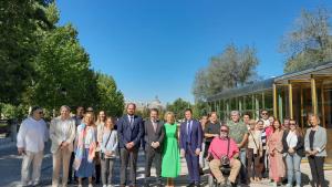 Mariano de Paco Serrano en la nueva Oficina de Información Turística de Aranjuez