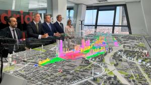 El consejero Jorge Rodrigo durante su visita a la sede de Crea Madrid Nuevo Norte