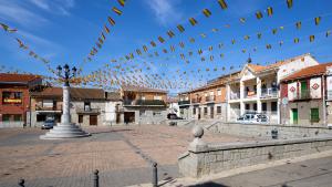 Navas del Rey - Plaza de España
