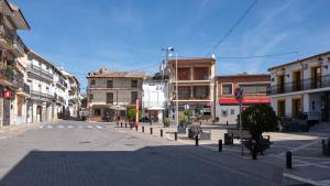 Perales de Tajuña - Plaza de la Constitución