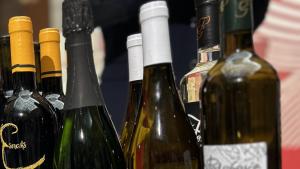 Fotografía de varias botellas de vino