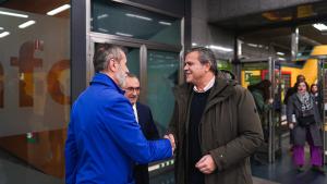 La Comunidad de Madrid refuerza hasta un 67% el servicio de Metro por la San Silvestre, Nochevieja y Año Nuevo Jorge Rodrigo en un momento de su visita al Puesto de Mando de Metro de Madrid