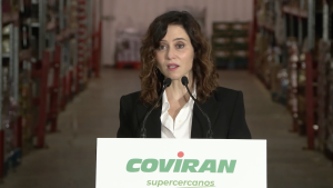 Díaz Ayuso defiende las políticas de Madrid frente a las que están generando una escala de precios de los productos básicos por encima de la media europea La presidenta durante su intervención en Coviran