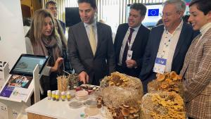 El consejero Emilio Viciana durante su visita a la Feria Science For Industry
