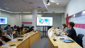 La Comunidad de Madrid reduce la mortalidad por cáncer con los programas de detección precoz de su sanidad pública La consejera Fátima Matute presentando el Informe del Estado de Salud 2023