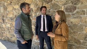 García Martín visita Canencia El consejero Miguel Ángel García Martín en Canencia