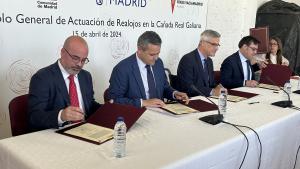 El consejero Jorge Rodrigo durante la firma del protocolo del Plan Extraordinario de Realojos en la Cañada Real