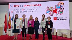 La consejera Rocío Albert durante la inauguración de la jornada Del Reto a la Oportunidad