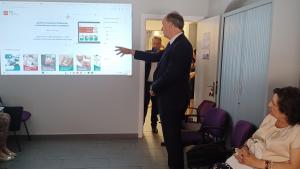 La Comunidad de Madrid crea la Red de Centros de Capacitación Digital para acercar el uso de la tecnología a zonas rurales y personas vulnerables El consejero López-Valverde