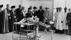 La Comunidad de Madrid celebra el centenario del Hospital público Santa Cristina, que comenzó como Casa de Salud y atiende 120.000 consultas al año Hospital público Santa Cristina