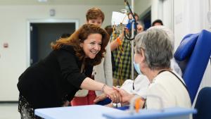 La consejera Fátima Matute durante su visita al Hospital público Universitario del Henares