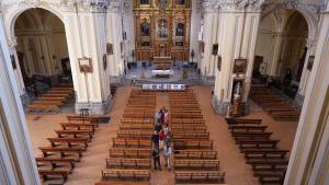 De Paco Serrano visita la iglesia de San Millán y San Cayetano