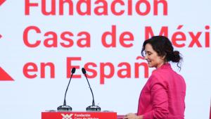 La presidenta en su visita a la Casa de México en España