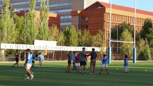menores tutelados jugando al rugby 