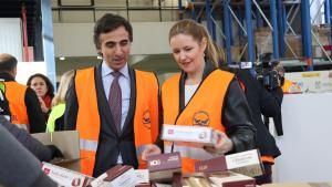 La consejera Ana Dávila durante su visita a las nuevas instalaciones de la Fundación Banco de Alimentos de Madrid