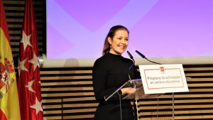 La consejera Ana Dávila durante la presentación del programa de actividades para alumnos 