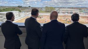El consejero Miguel López-Valverde durante la inauguración de MAD-1, nuevo campus de Iron Mountain