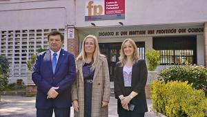 autoridades en entrega de premios