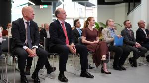 Los consejeros Miguel López-Valverde y Ana Dávila en la jornada Innovación digital en el ámbito de los cuidados