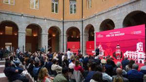 La Comunidad de Madrid reúne a 28 productores en la XXIV edición de su Salón de los Vinos El consejero Novillo