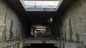 Entrada para la tuneladora de las obras de la Línea 11