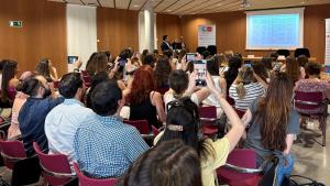 La Comunidad de Madrid ofrece 168 contratos de larga duración a residentes de Medicina de Familia que terminan su formación en julio La gerente asistencial de Atención Primaria, Rosario Azcutia