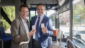 La Comunidad de Madrid extiende el sistema de pago con tarjeta bancaria a toda la red de autobuses interurbanos de la región El consejero Rodrigo