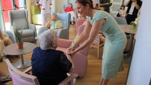 Dávila visita las instalaciones de la nueva Residencia de Mayores Vitalia Majadahonda La consejera Ana Dávila durante su visita a la nueva Residencia de Mayores Vitalia Majadahonda