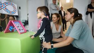 La consejera Ana Dávila durante su visita al Centro de Atención Temprana NAPSIS