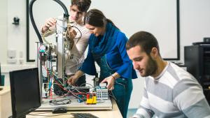 Estudiantes Formación Profesional FP Robótica Tecnología