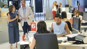 Miguel Ángel García Martín en la Oficina Central de Atención al ciudadano