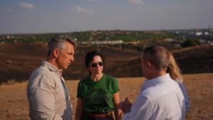 Díaz Ayuso agradece el trabajo de profesionales de extinción de incendios y voluntarios que se “dejan la piel para salvar vidas y el patrimonio natural” La presidenta Isabel Díaz Ayuso
