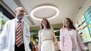 Díaz Ayuso participa en la presentación del balance de la Unidad de Hospitalización Pediátrica a Domicilio del Hospital Niño Jesús La presidenta Isabel Díaz Ayuso en la presentación del balance de la Unidad de Hospitalización Pediátrica a Domicilio del Hospital Niño Jesús