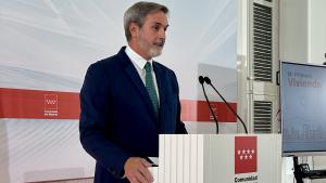 García firma la adhesión de Eurocaja Rural al programa Mi Primera Vivienda El viceconsejero José María García durante la firma