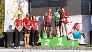 podio ganadores carrera