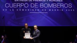 La Comunidad de Madrid reconoce con los Premios y Honores de 2025 a cuatro de sus bomberos por su labor ejemplar este año El consejero Novillo